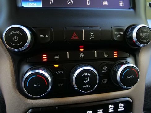 Used 2022 RAM 2500 Laramie AWD/4WD image 22