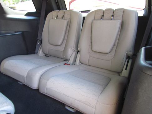 Used 2013 Ford Explorer FWD image 22