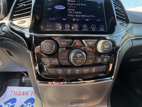 Used 2019 Jeep Grand Cherokee Limited w/ Luxury Group II AWD/4WD image 12