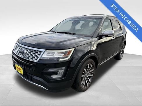 Used 2017 Ford Explorer Platinum image 3