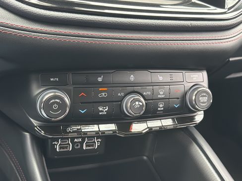 Used 2023 Dodge Durango GT AWD/4WD image 22