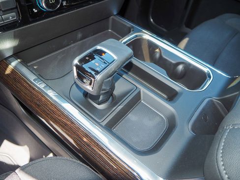 New 2025 GMC Sierra 1500 Elevation image 14