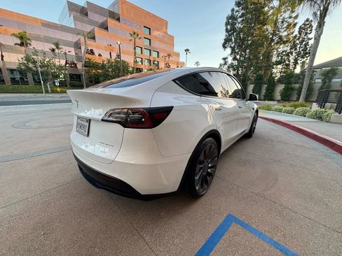 Used 2022 Tesla Model Y Performance AWD/4WD image 8