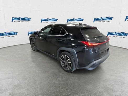 Used 2019 Lexus UX 250h 250h Base w/ Premium Package image 8