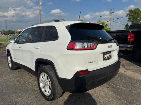 Used 2021 Jeep Cherokee Latitude AWD/4WD image 3