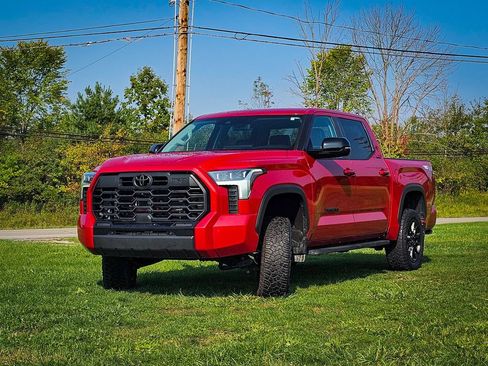 Used 2024 Toyota Tundra Limited w/ TRD Off-Road Package AWD/4WD image 8