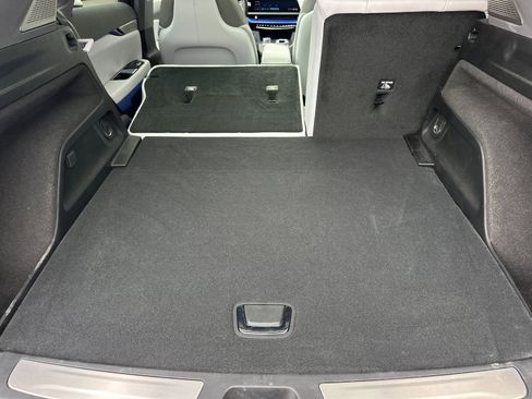 Used 2025 Cadillac Optiq Sport 1 w/ LPO, ONYX Package image 14