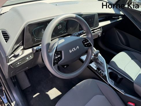 New 2026 Kia Niro LX FWD image 11
