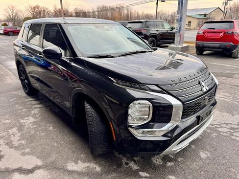 Used 2024 Mitsubishi Outlander SE image 6