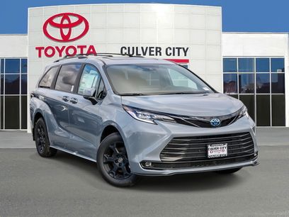 New 2025 Toyota Sienna XLE Woodland Edition