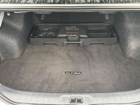 Used 2023 Nissan Altima 2.5 SR FWD image 32