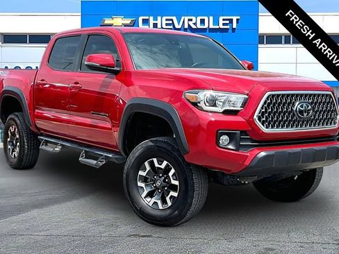 Used 2019 Toyota Tacoma TRD Off-Road AWD/4WD image 1