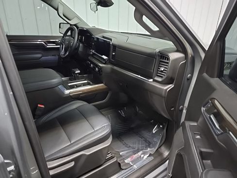 Used 2023 Chevrolet Silverado 1500 RST AWD/4WD image 15