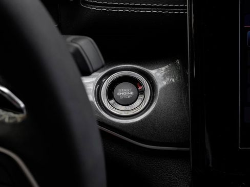 Used 2023 Jeep Grand Cherokee Altitude image 29