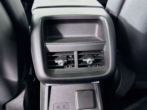 Used 2024 Cadillac Lyriq Luxury AWD/4WD image 29