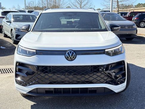 New 2026 Volkswagen Tiguan SE R-Line FWD image 27