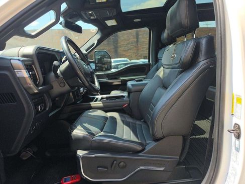 Used 2023 Ford F350 Platinum w/ FX4 Off-Road Package AWD/4WD image 7