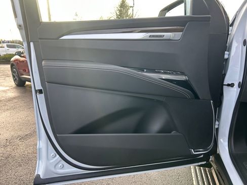 New 2026 Cadillac Escalade Platinum Sport w/ LPO, ONYX Package image 22