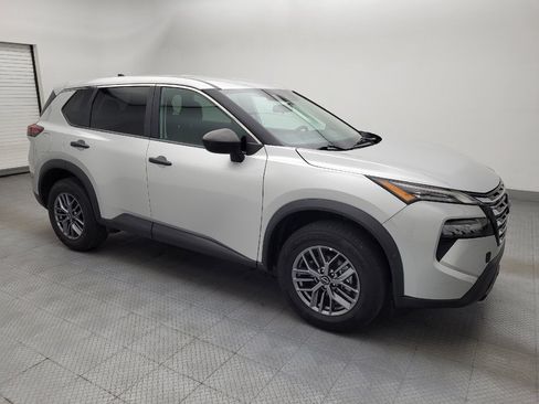 Used 2024 Nissan Rogue S AWD/4WD image 11
