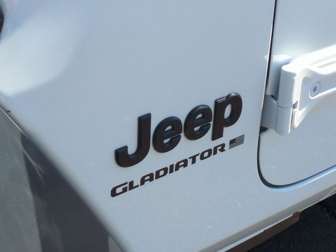 New 2026 Jeep Gladiator Sport image 23