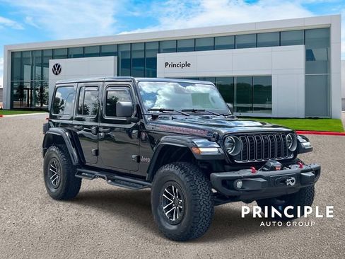 Used 2026 Jeep Wrangler Unlimited Rubicon AWD/4WD image 3