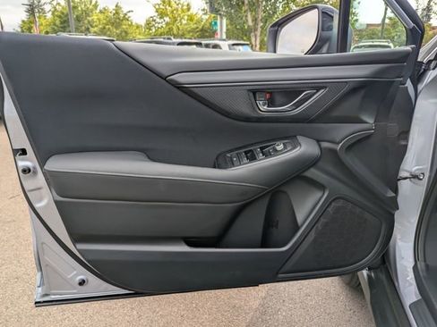 Used 2025 Subaru Outback Premium w/ Popular Package #1A image 10