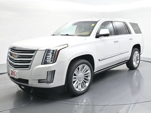 Used 2016 Cadillac Escalade Platinum AWD/4WD image 3
