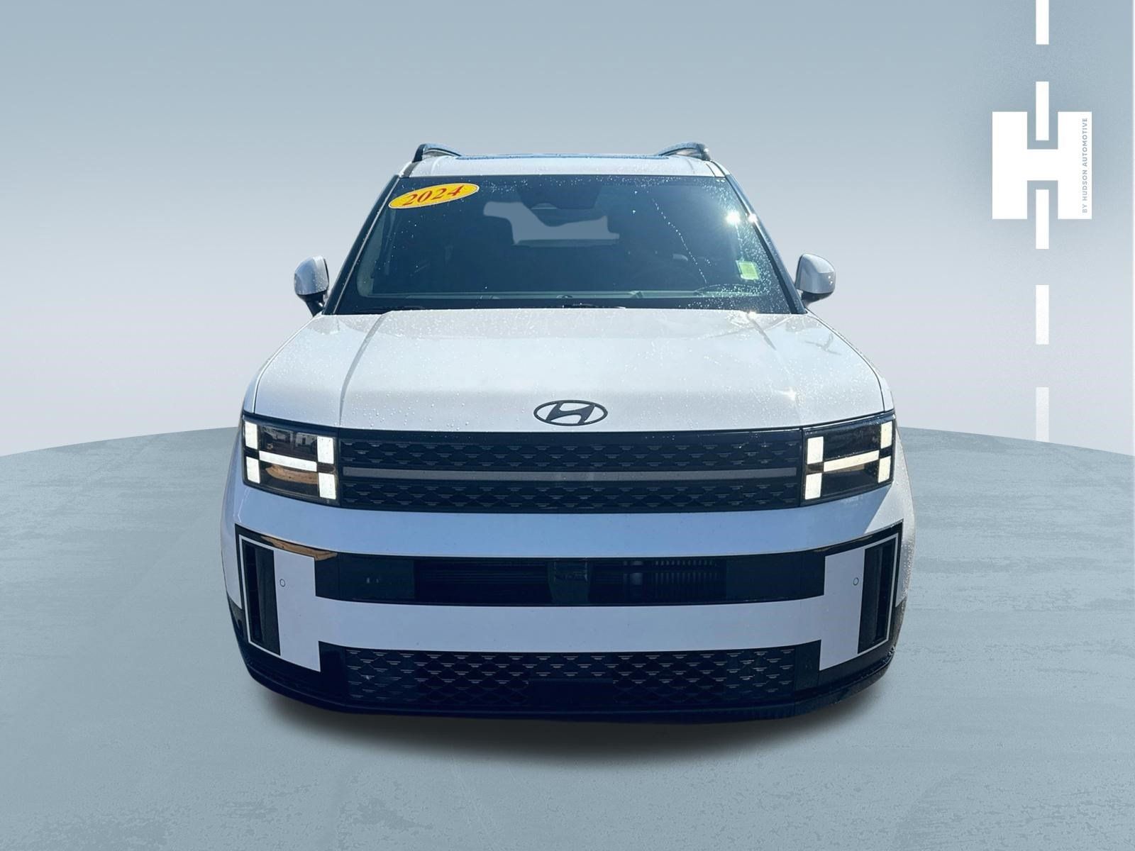 Used 2024 Hyundai Santa Fe Calligraphy FWD image 2