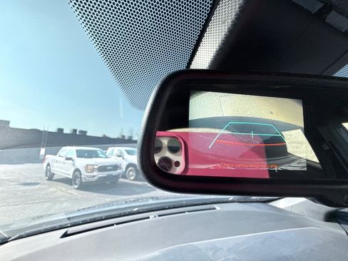 Used 2018 Toyota C-HR XLE FWD image 11