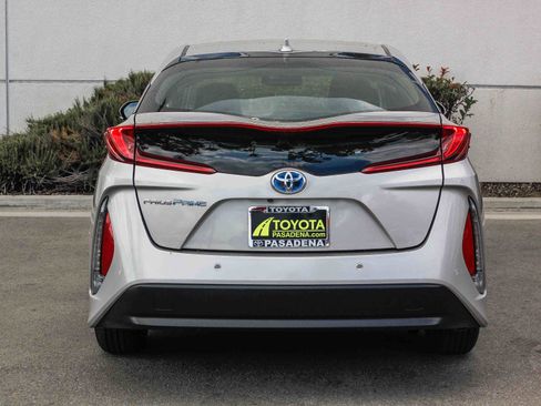 Used 2017 Toyota Prius Prime Advanced image 7