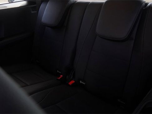 Used 2025 Mercedes-Benz GLS 450 4MATIC image 16