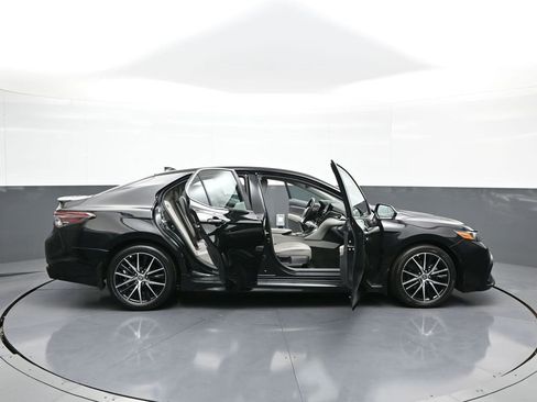 Certified 2022 Toyota Camry SE image 40