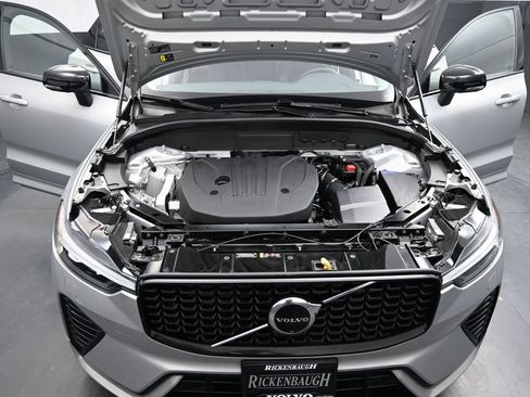 Used 2025 Volvo XC60 B5 Plus AWD/4WD image 17
