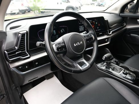 Used 2024 Kia Sportage EX FWD image 3