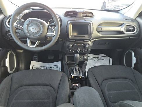 Used 2018 Jeep Renegade Latitude image 13