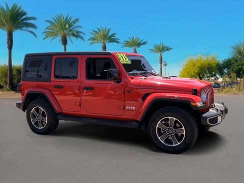 Used 2023 Jeep Wrangler Unlimited Sahara AWD/4WD image 7