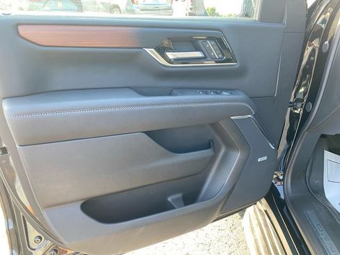 Used 2026 GMC Yukon Denali w/ LPO, Floor Liner Package AWD/4WD image 11