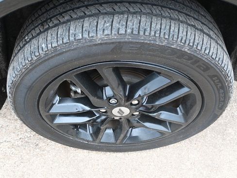 Used 2024 Dodge Durango GT image 7