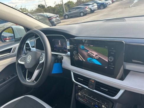 New 2026 Volkswagen Taos SE image 30