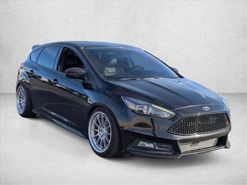 Used 2016 Ford Focus ST w/ Equipment Group 402A image 3