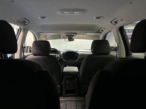 Used 2020 Chevrolet Traverse LT image 25