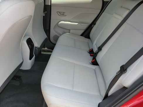 Used 2025 Hyundai Kona SEL FWD image 9