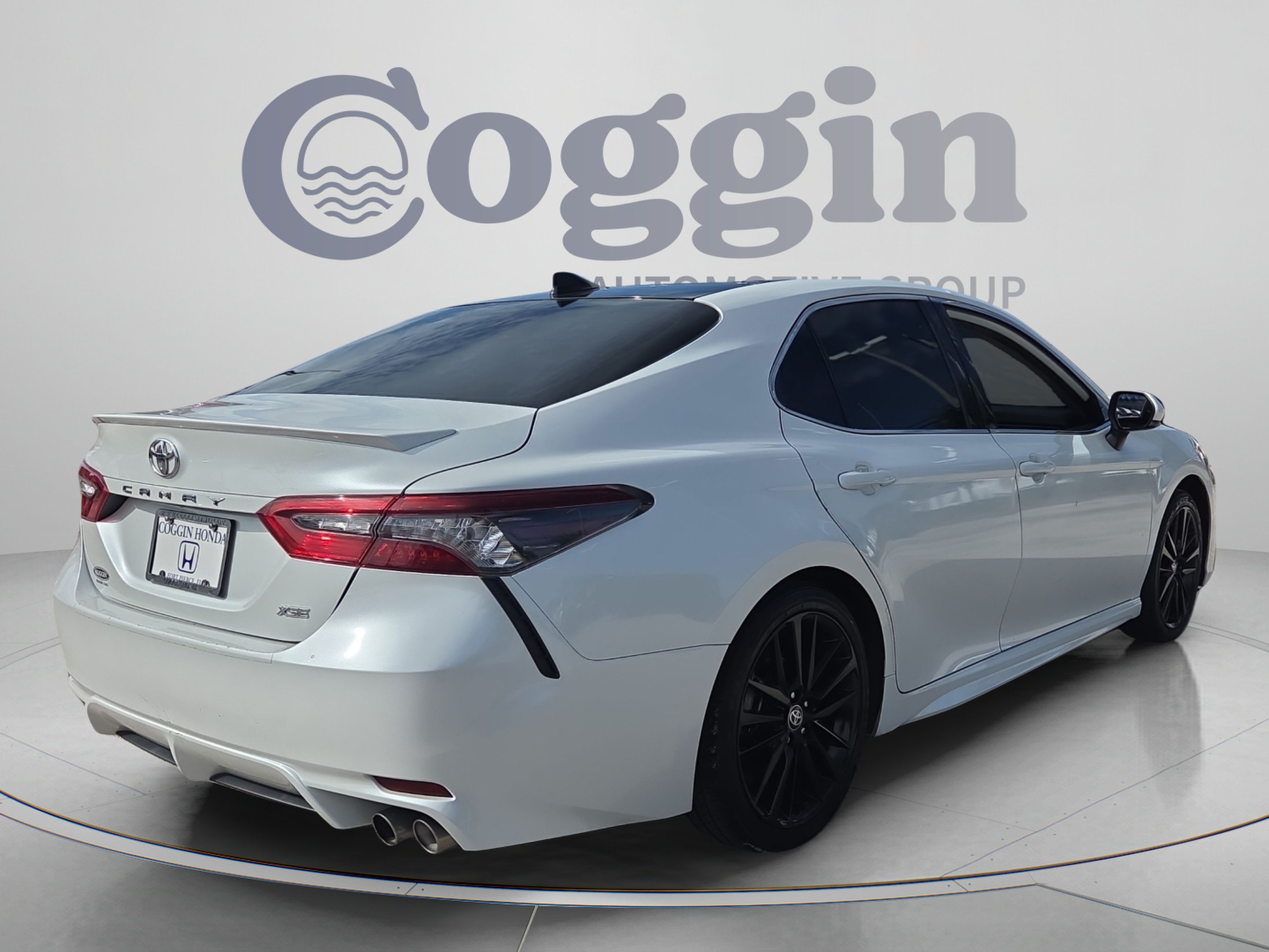 Used 2022 Toyota Camry XSE w/ Navigation Package FWD image 5