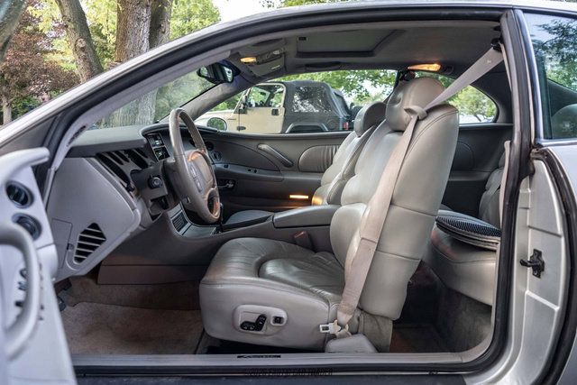 Used 1999 Buick Riviera Supercharged Coupe FWD image 22