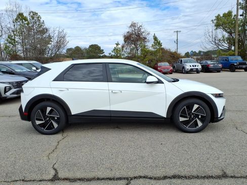 New 2026 Hyundai Ioniq 5 SEL image 2