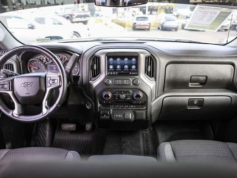 Used 2020 Chevrolet Silverado 1500 RST image 2