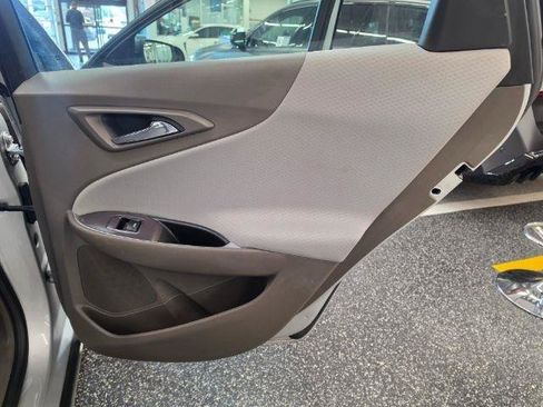 Used 2021 Chevrolet Malibu LS FWD image 34