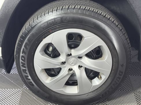 Used 2025 Toyota RAV4 LE FWD image 10