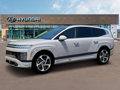 New 2026 Hyundai Ioniq 9 Calligraphy w/ Tow & Go Package image 2