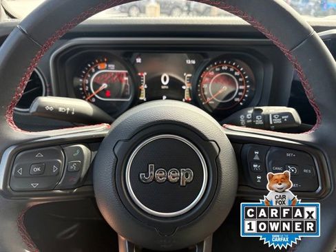 Used 2024 Jeep Wrangler Unlimited Rubicon image 15